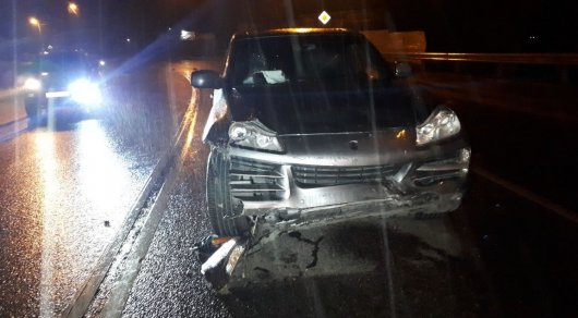 Porsche влетел в Toyota в Алматы: водитель скрылся с места аварии